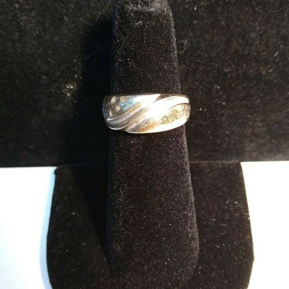 Kimberly 14K White Gold Dome Textured Designer Ring Size 5 (R288)